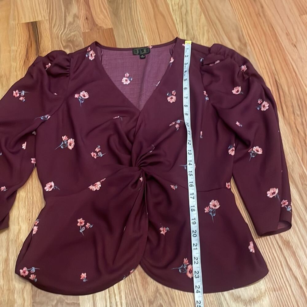 OLM floral blouse with twist front and gathered sleeve size large - Picture 3 of 7